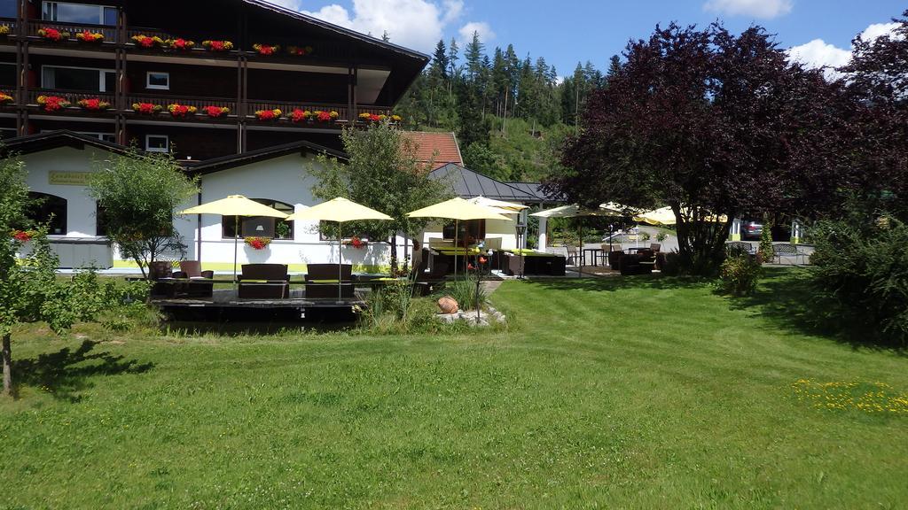 Landhotel Gruenwies -Bonsai-Wellness Garni (Adults Only) Лоберг Экстерьер фото
